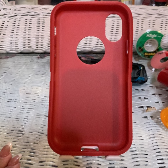 iPhone XR OutterBox case - Picture 6 of 8